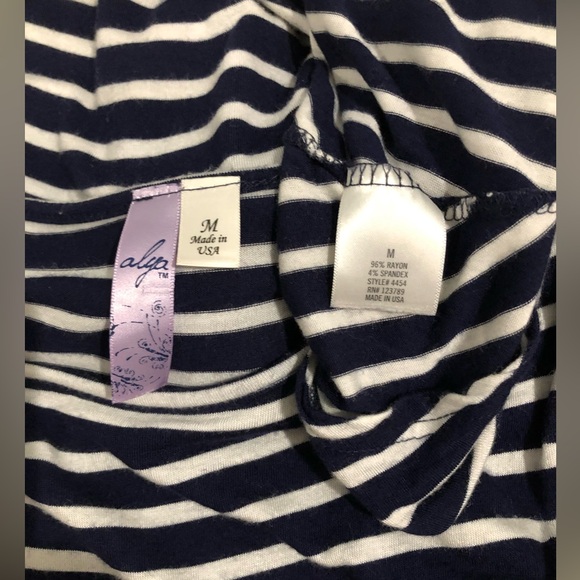 Alya from Francesca‘s collections navy blue and white striped mini dress - Picture 4 of 4
